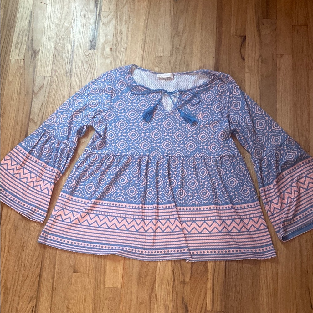 Women’s 1X Blue and Pink Blouse with Bell Sleeves (Weekend Suzanne Betro)